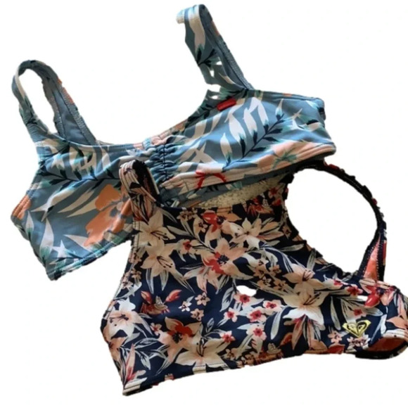 2 Roxy girl size large bikini tops - Picture 1 of 6